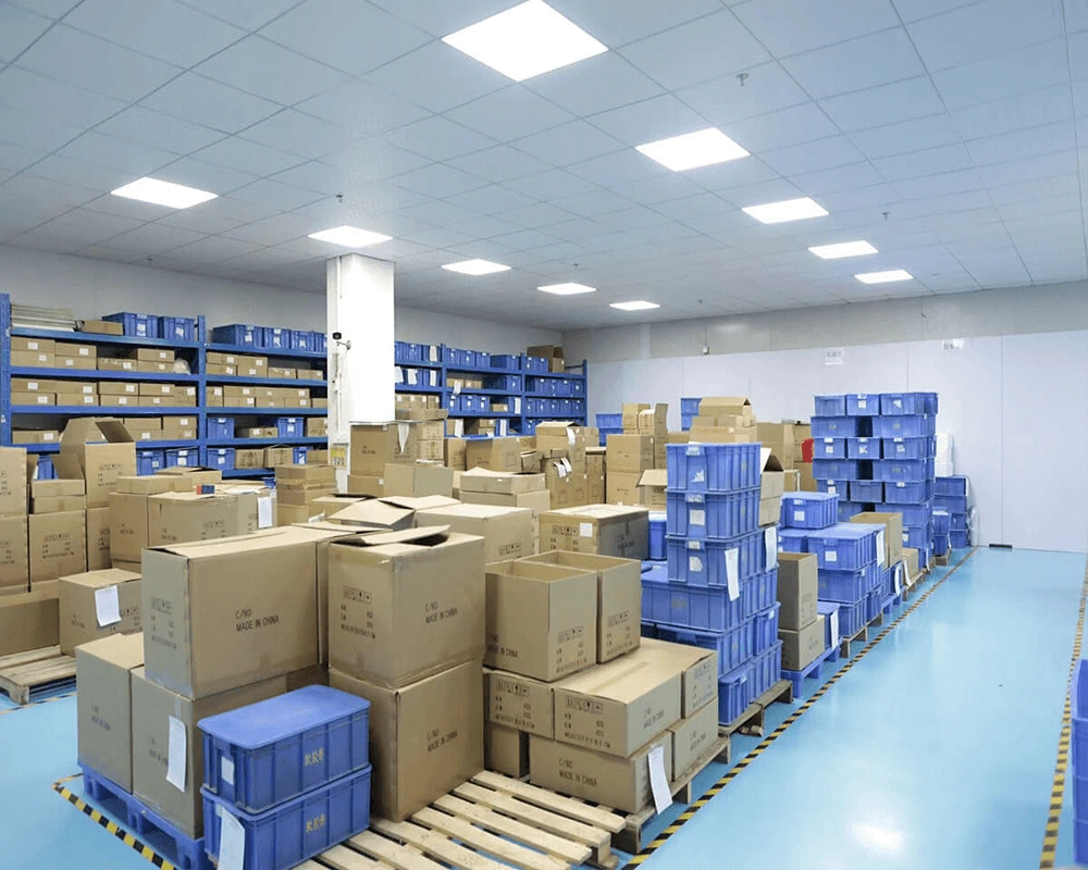 The warehouse that helps customers to ship